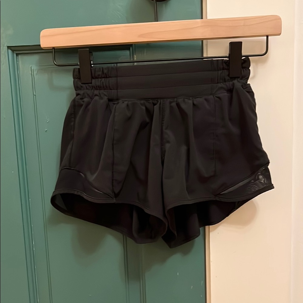 Black Lululemon Hotty-Hot Shorts size 0 2.5”